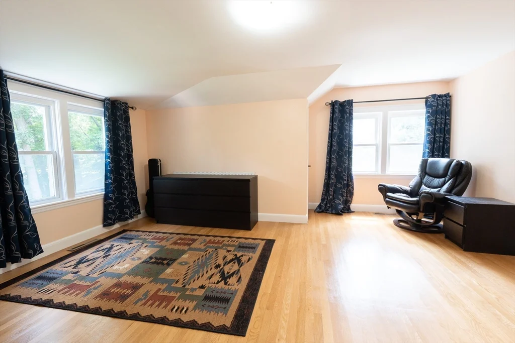 5 Fairview Rd, Canton