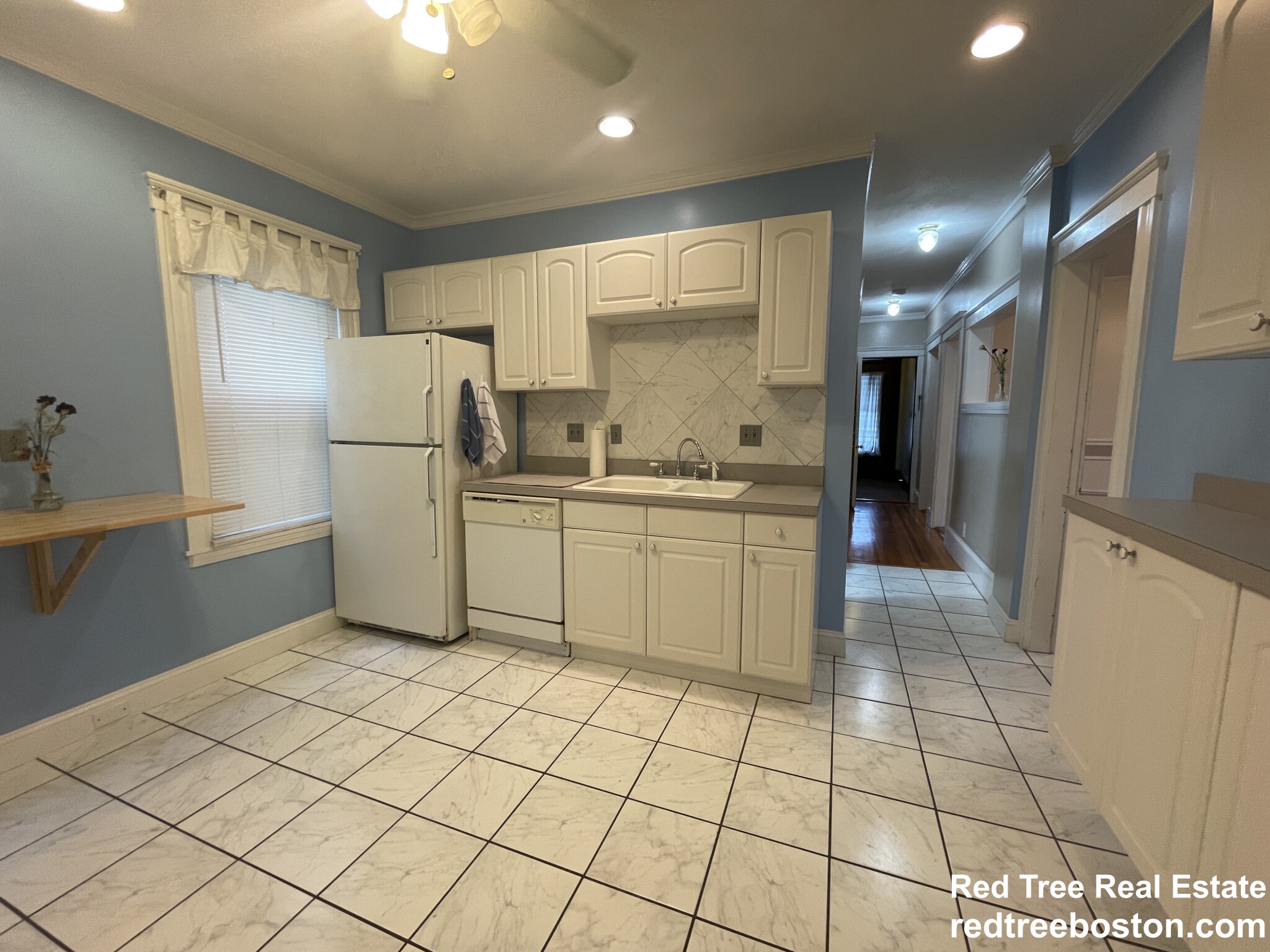 18 Bigelow St, Oak Square