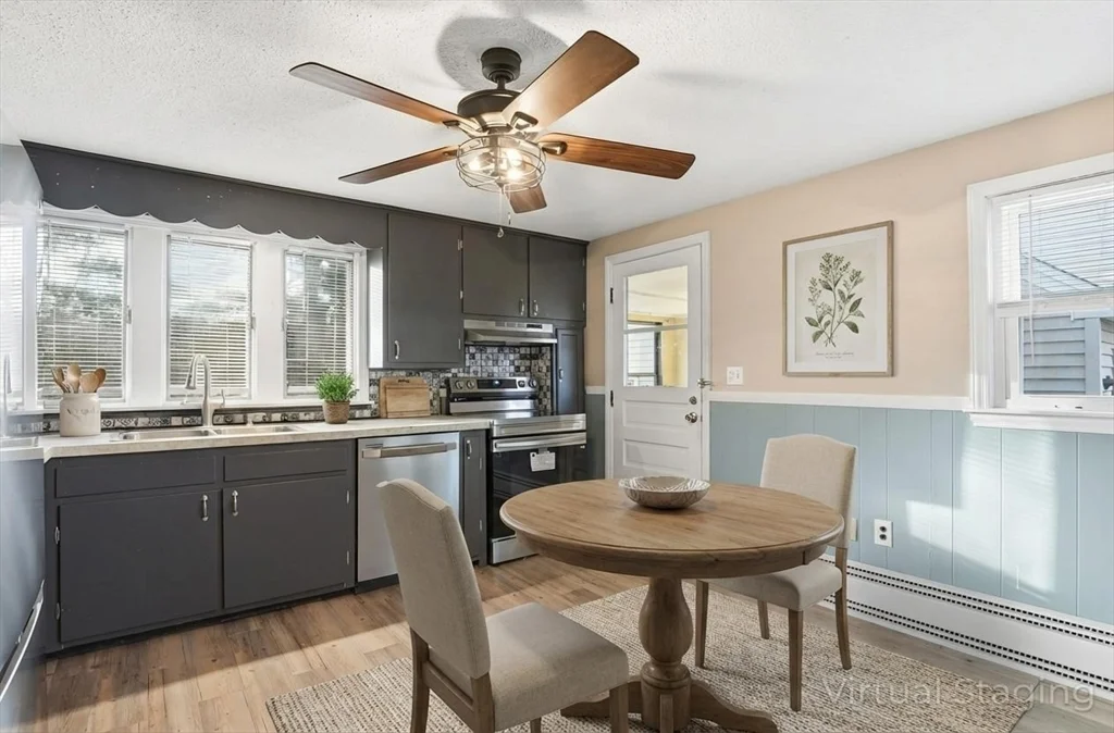 16 Liberty Dr, Shrewsbury