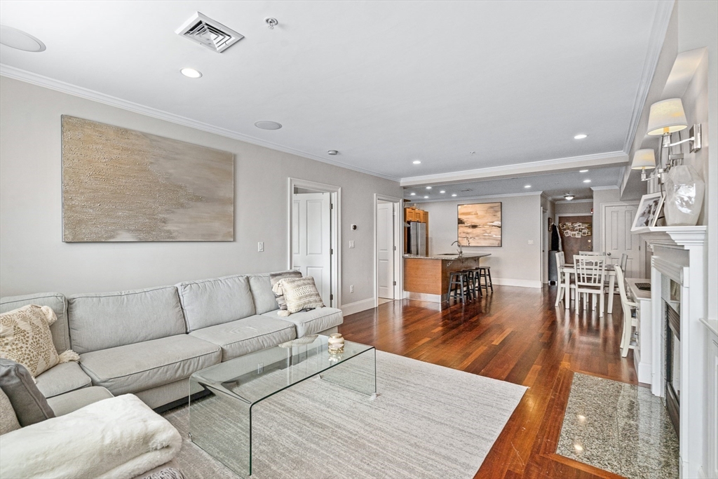 440 Commercial St, Waterfront