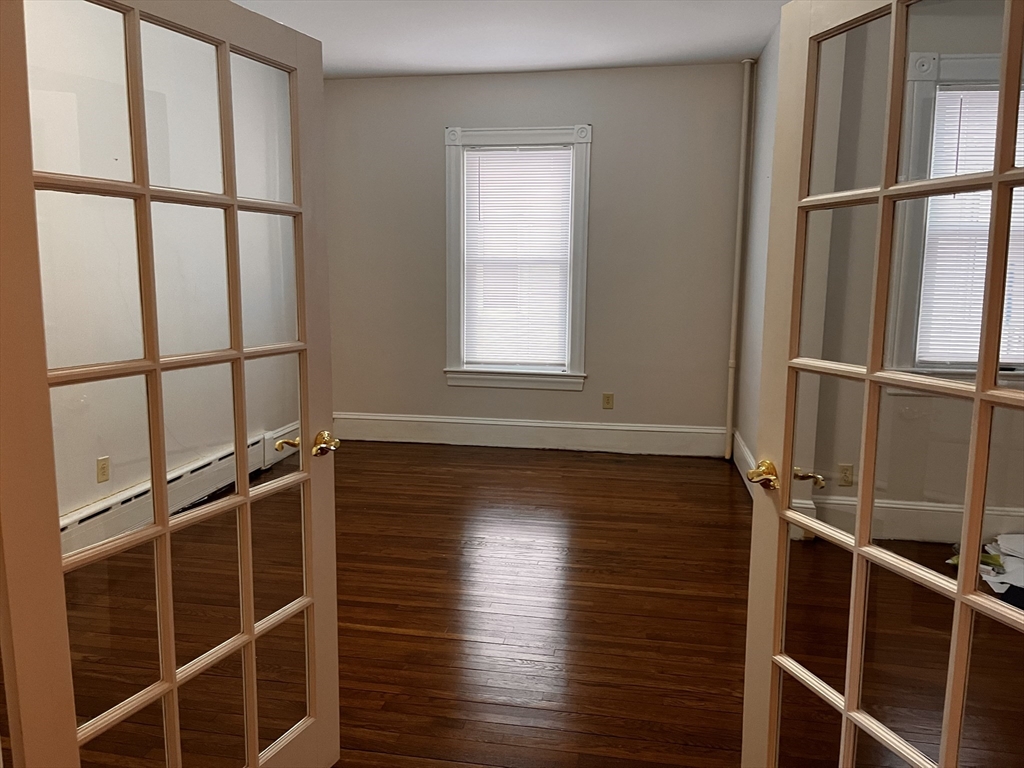 986 Plymouth Ave, Fall River