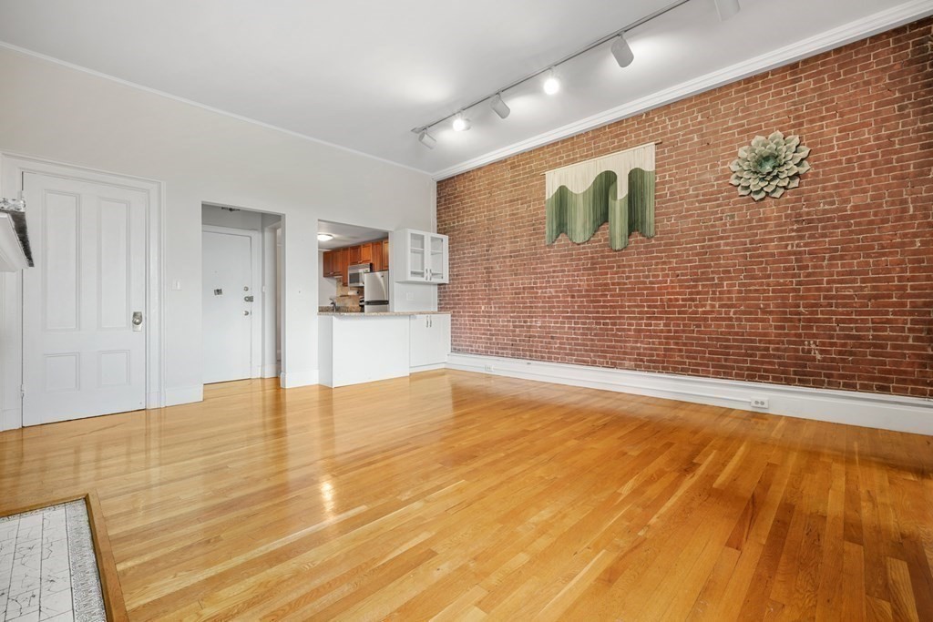 230 Beacon St, Back Bay