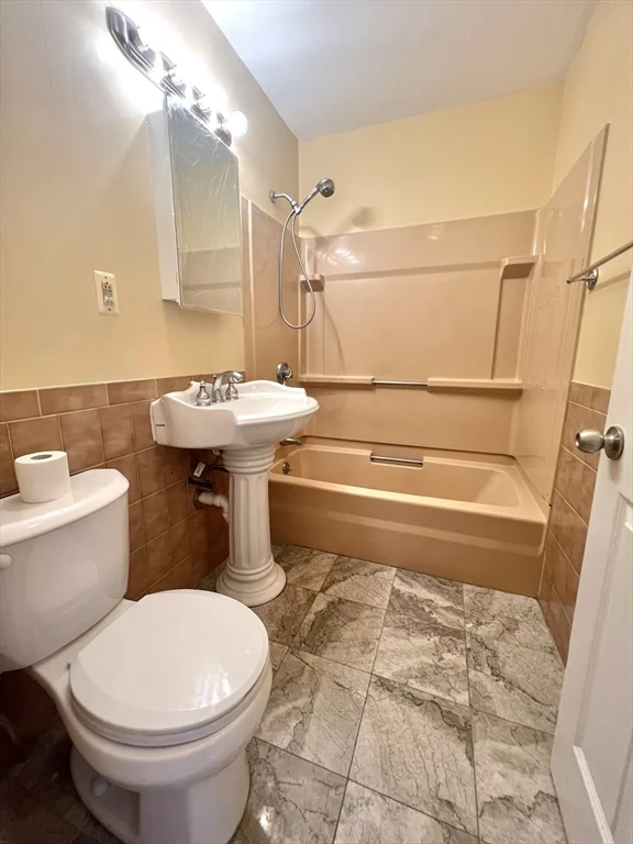 15 Ralph Piteri Ter, Watertown
