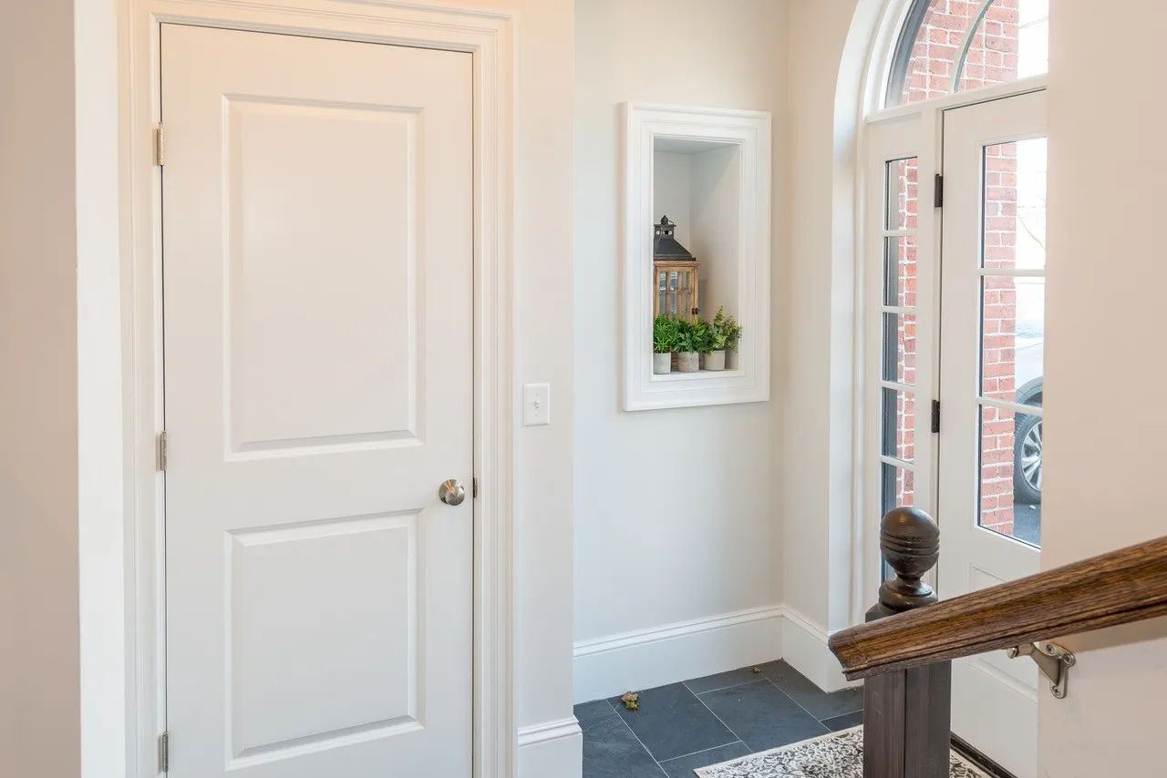 2044 Beacon Street Extension, Auburndale
