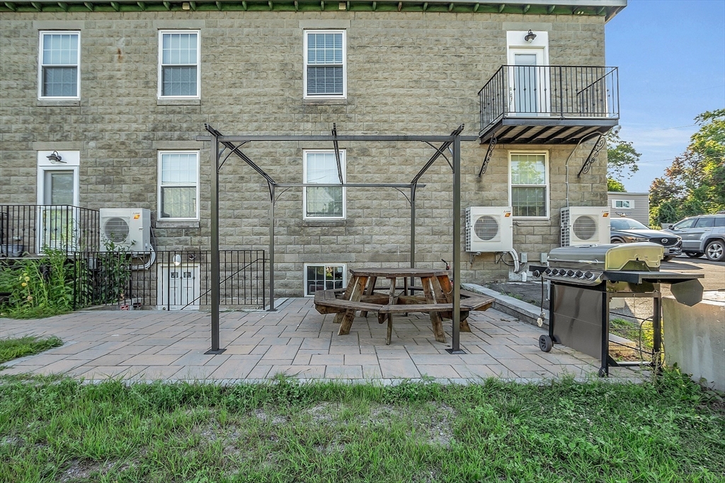 2 South Grove St, Bradford