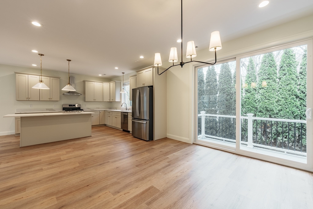 23 Moore St, Agawam