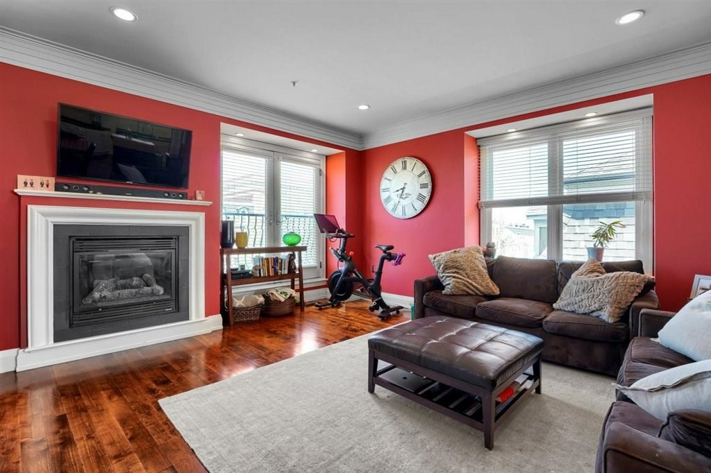 360-362 Dorchester St, South Boston