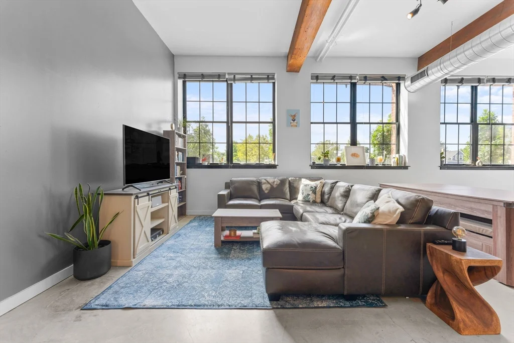 944 Dorchester Ave, Dorchester