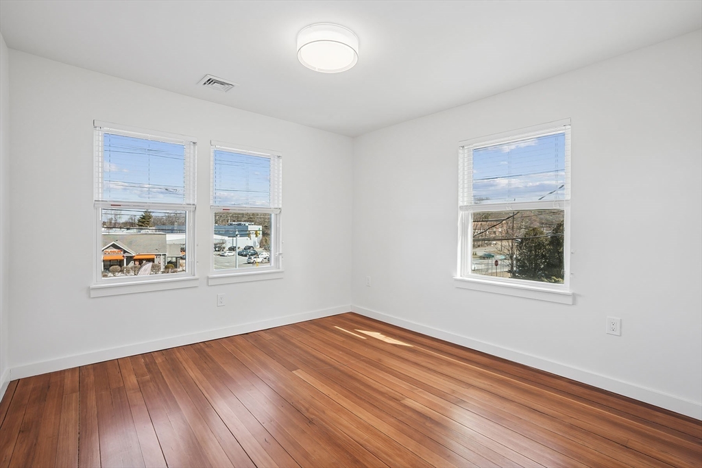 3 Wainwright Rd, Winchester