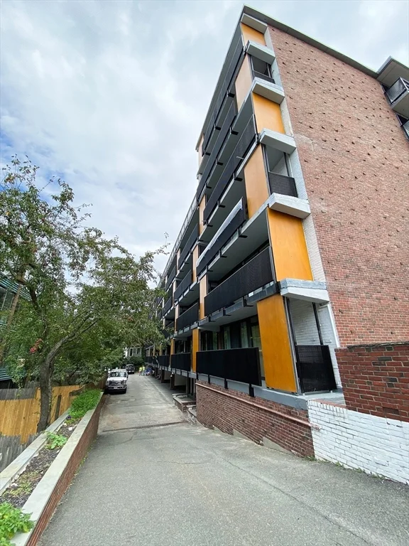 345 Harvard St, Mid-Cambridge