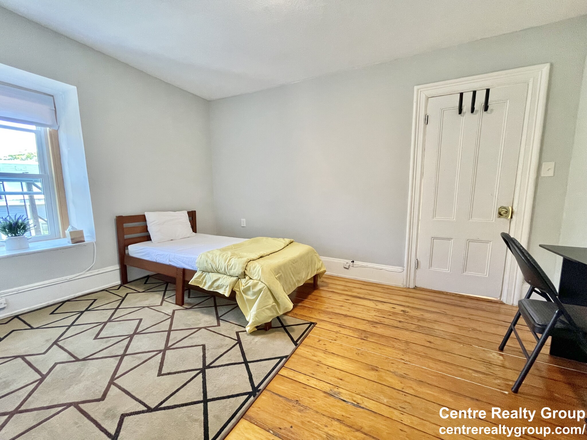 94 Mount Pleasant Ave, Roxbury