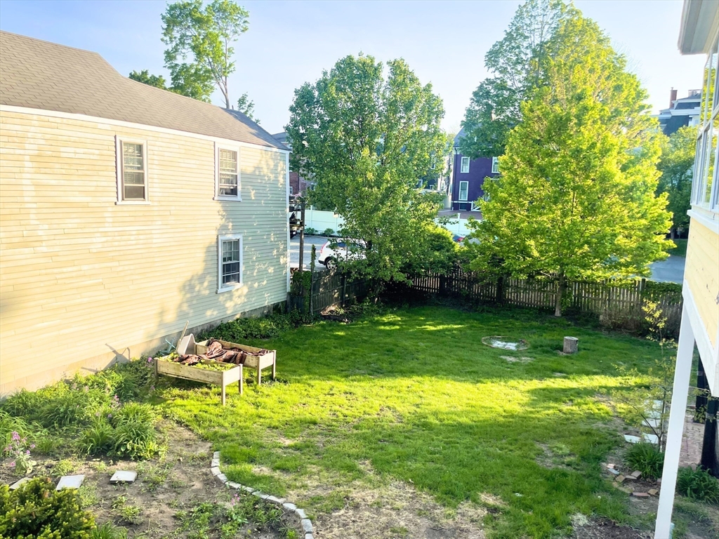 20 Pleasant St, Salem