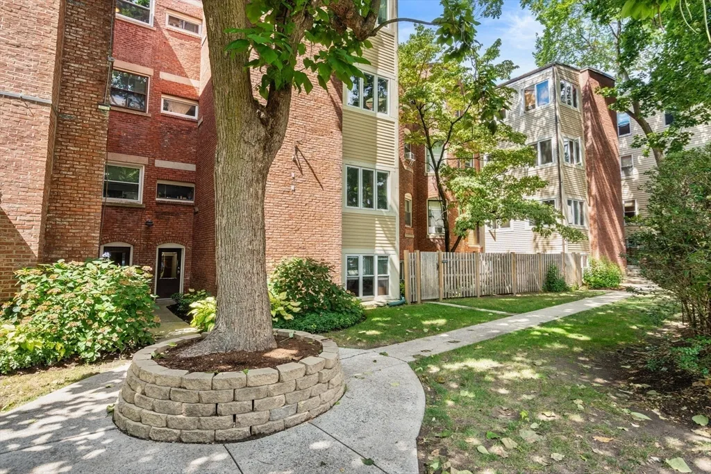 37 Saint Paul St, Coolidge Corner