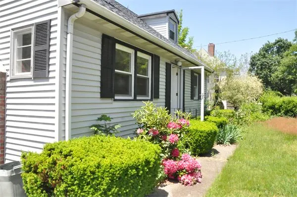 11 Rockland Pl, Newton Upper Falls