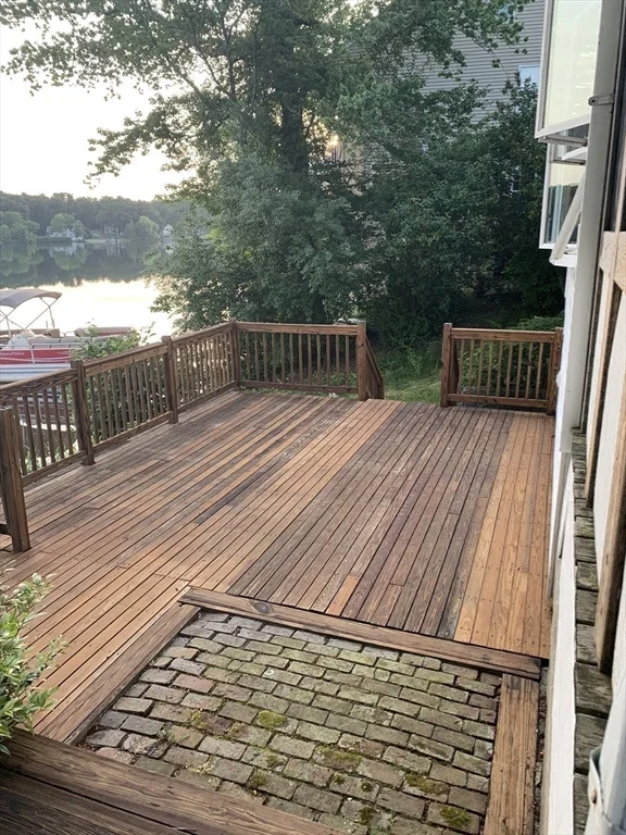 670 Eastside Rd, Wrentham