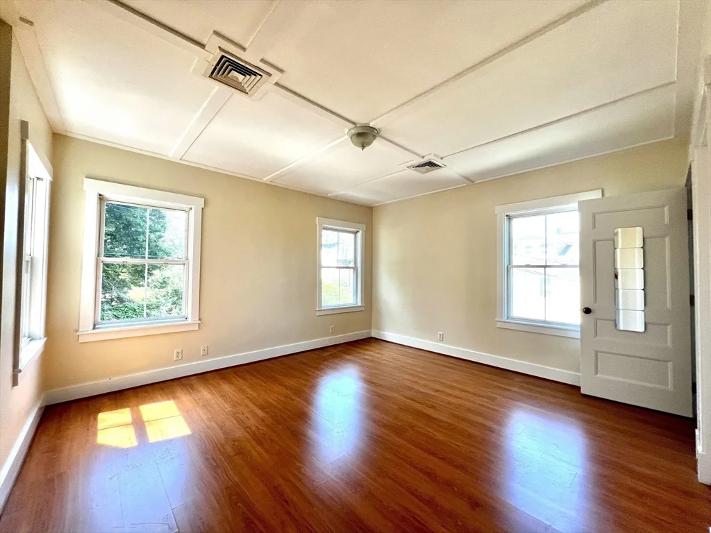 1 Fort Avenue Ter, Roxbury