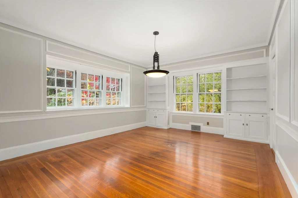 161 Clinton Rd, Fisher Hill