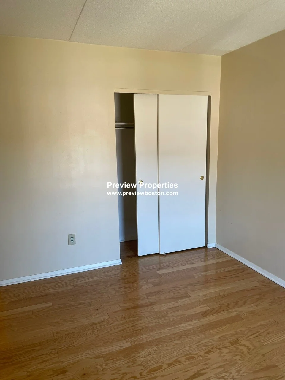 50 Broadlawn Park, Chestnut Hill