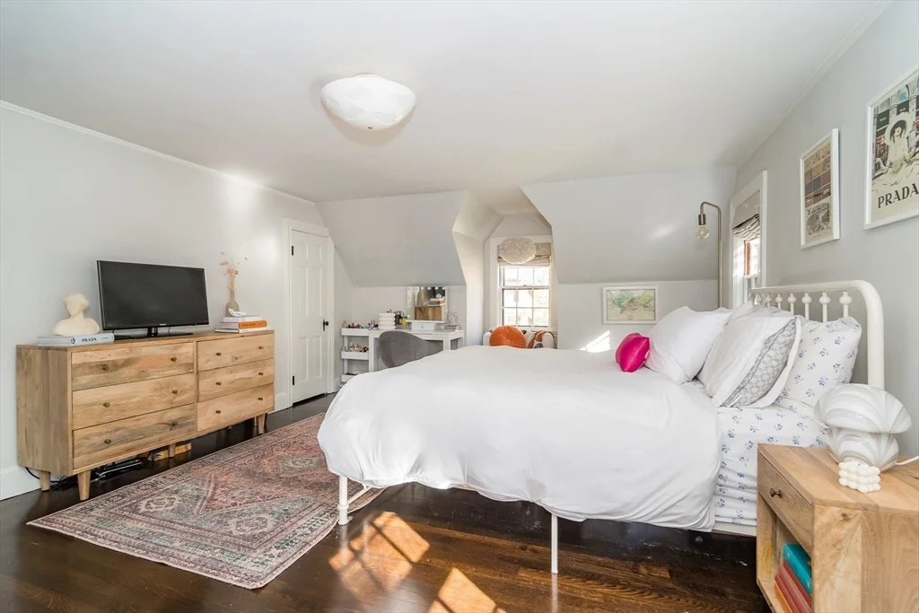 67 Whittier Rd, Wellesley