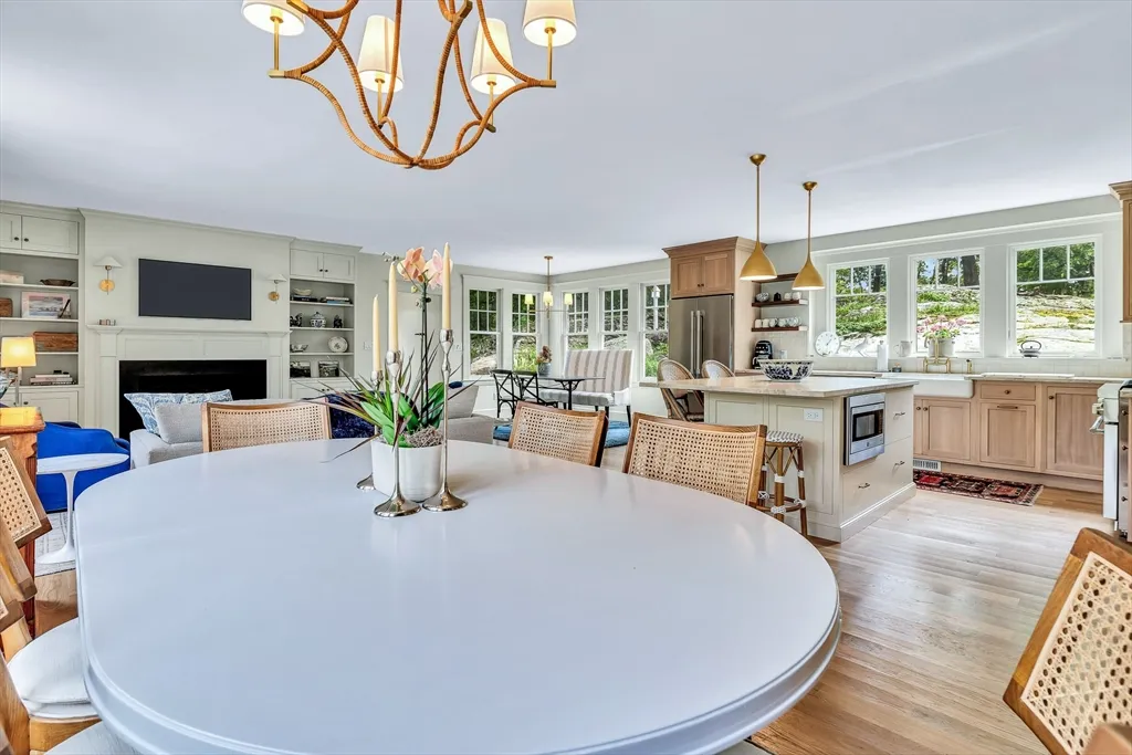 17 Atlantic Ave, Cohasset