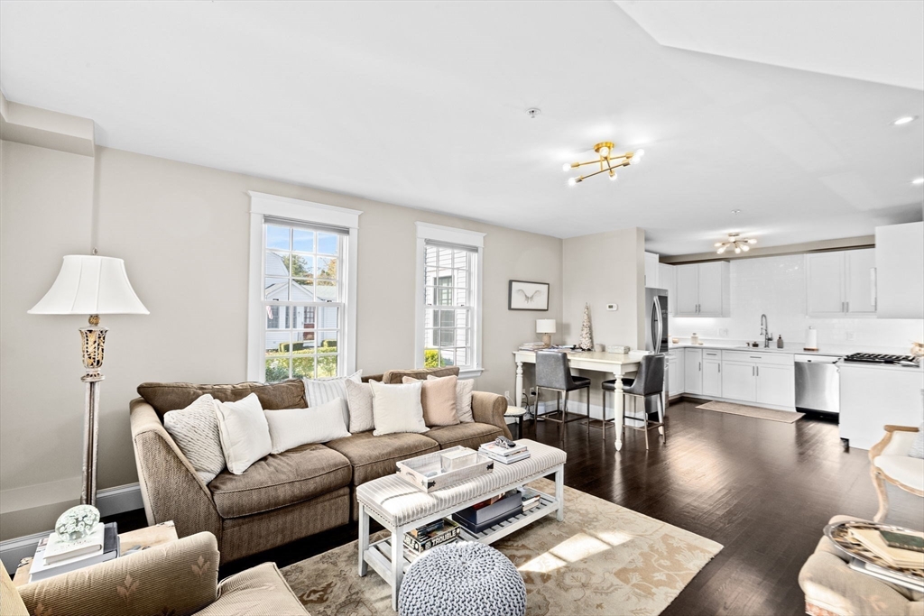 108-110 Elm St, Cohasset