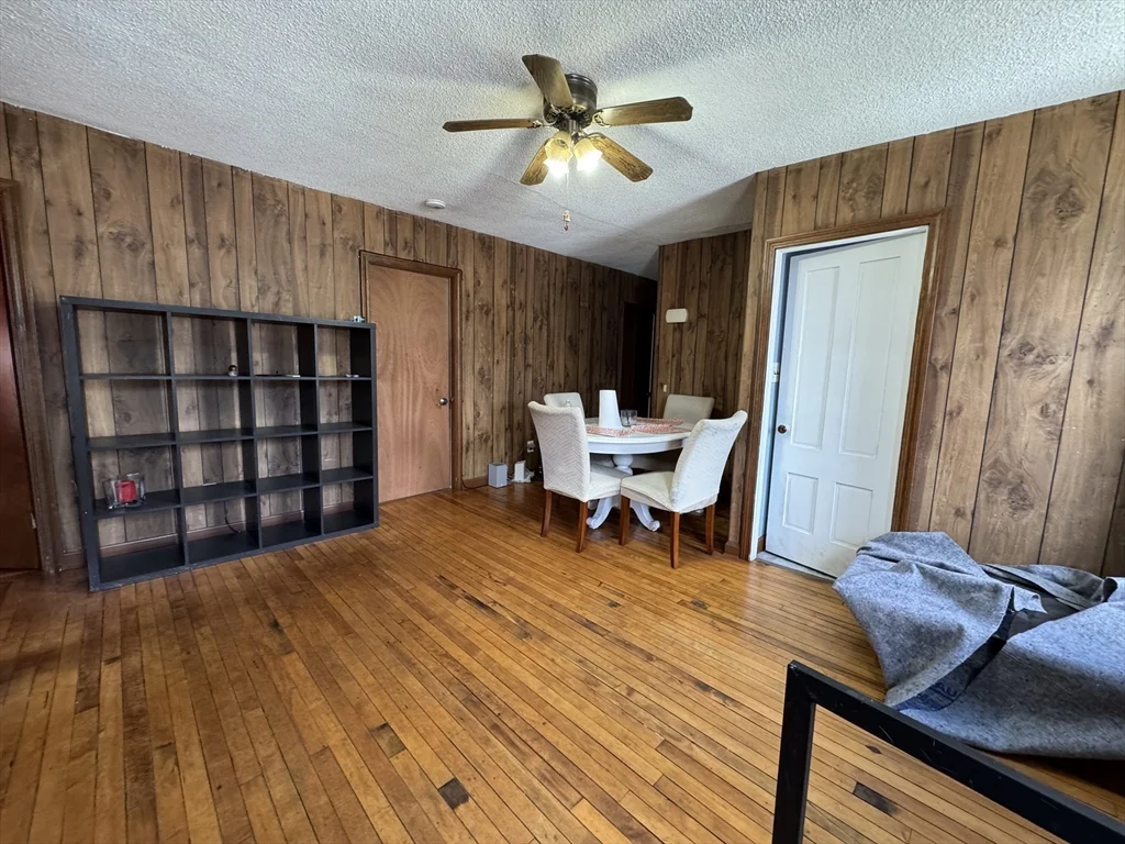 631 Walnut St, Fall River