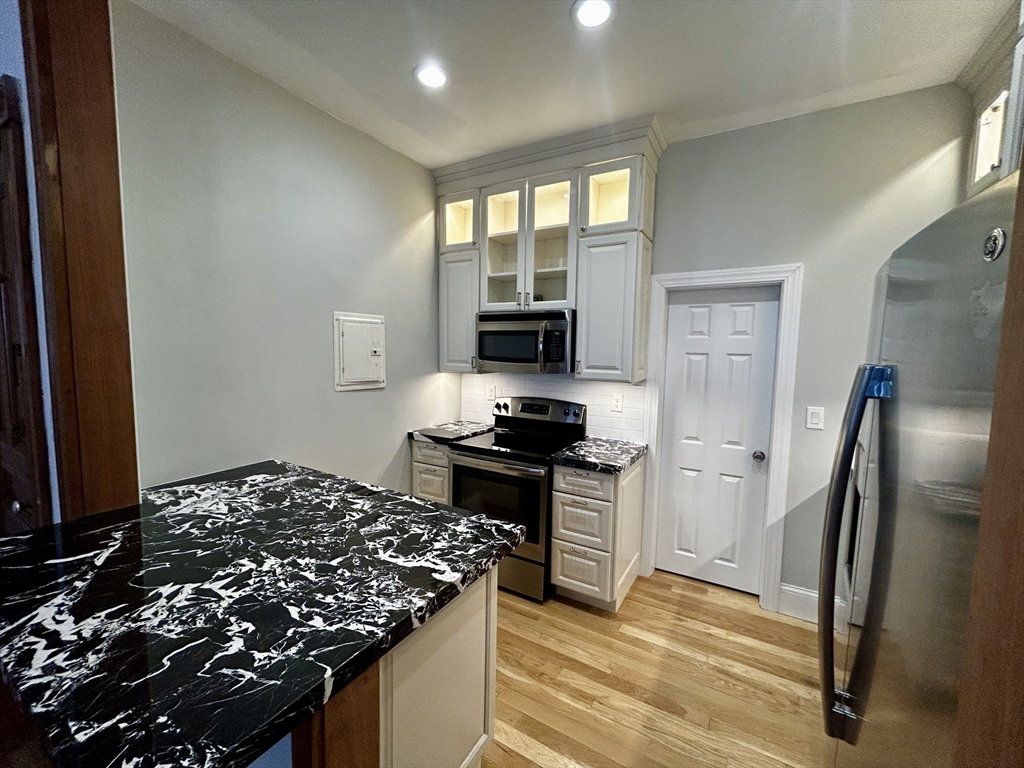 144 Commonwealth Ave, Back Bay