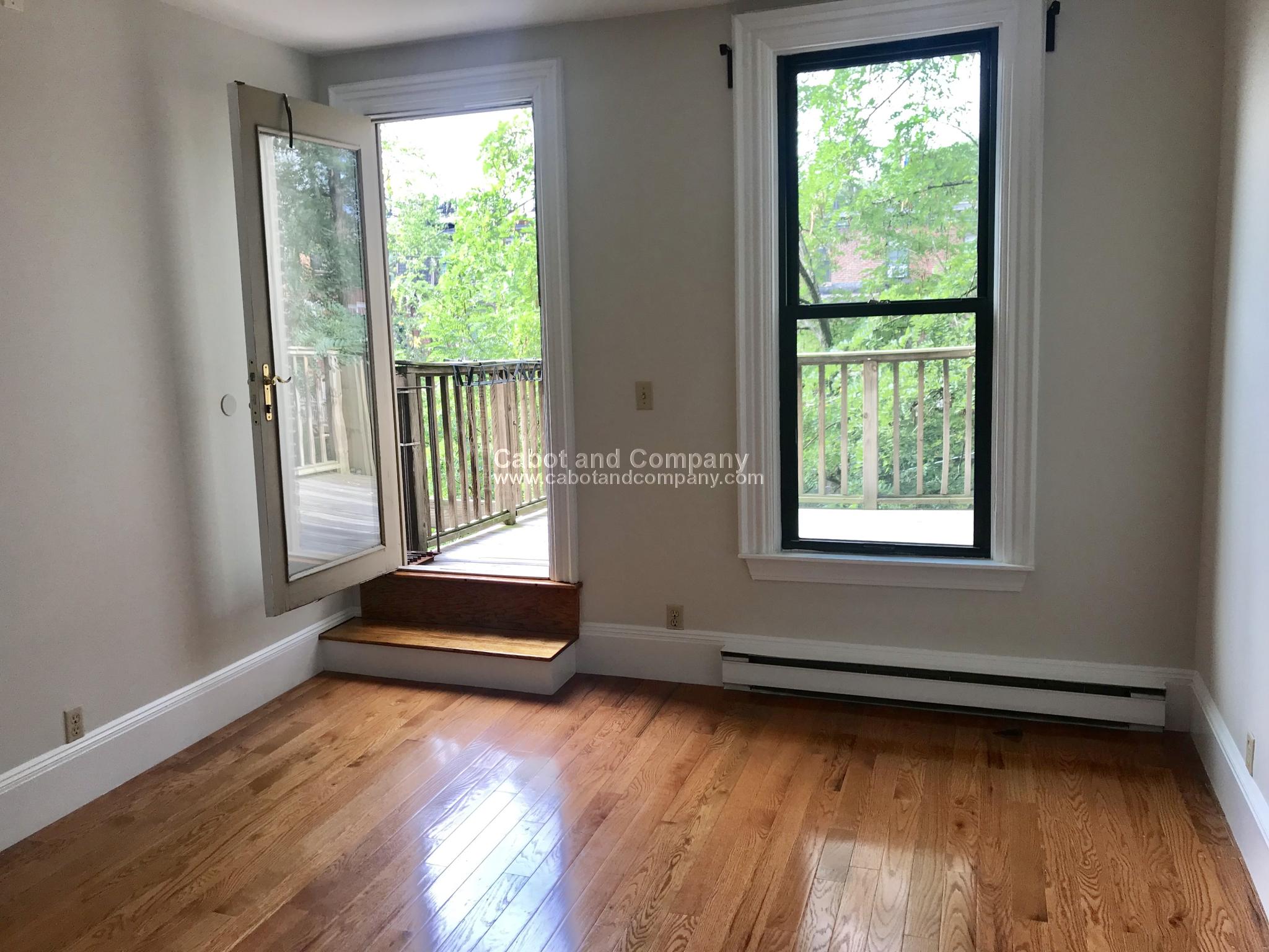 24 Yarmouth St, South End