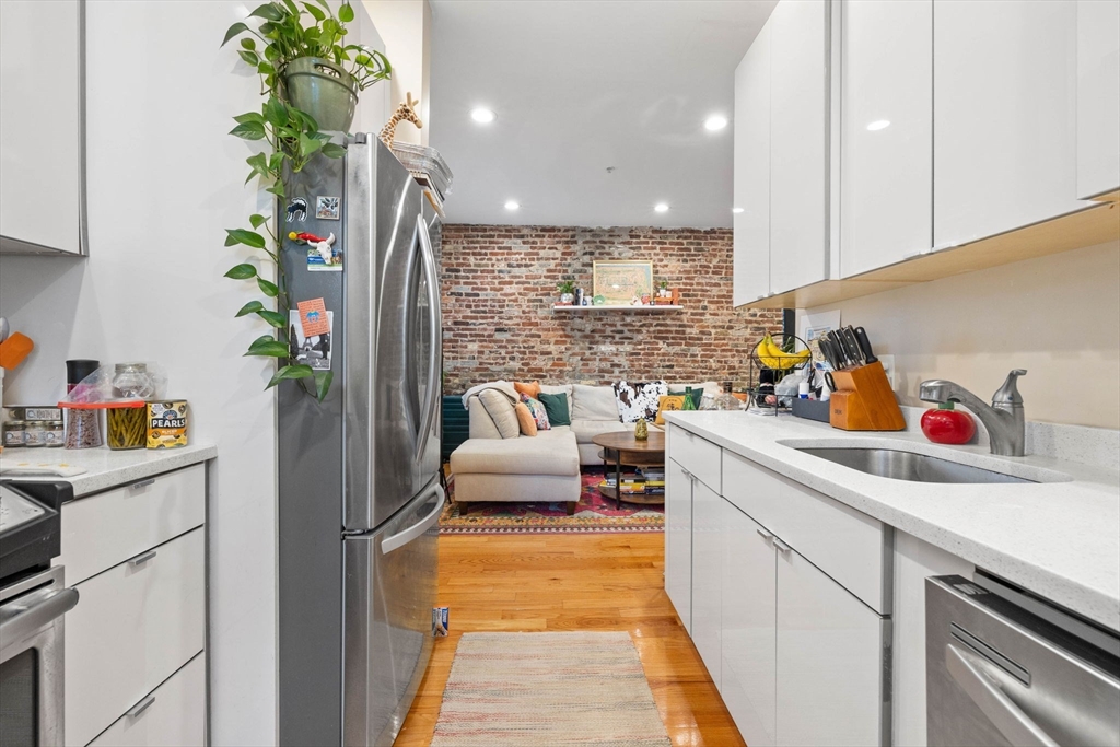 102 Chelsea St, East Boston