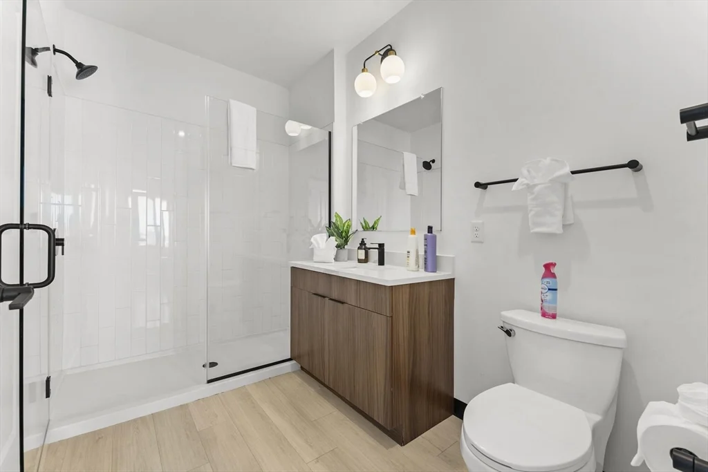 600 Broadway, Everett