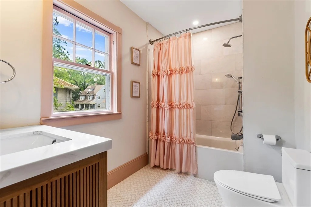 12 Windermere Ave, Arlington