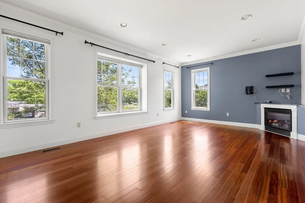 157 Clay St, Wollaston