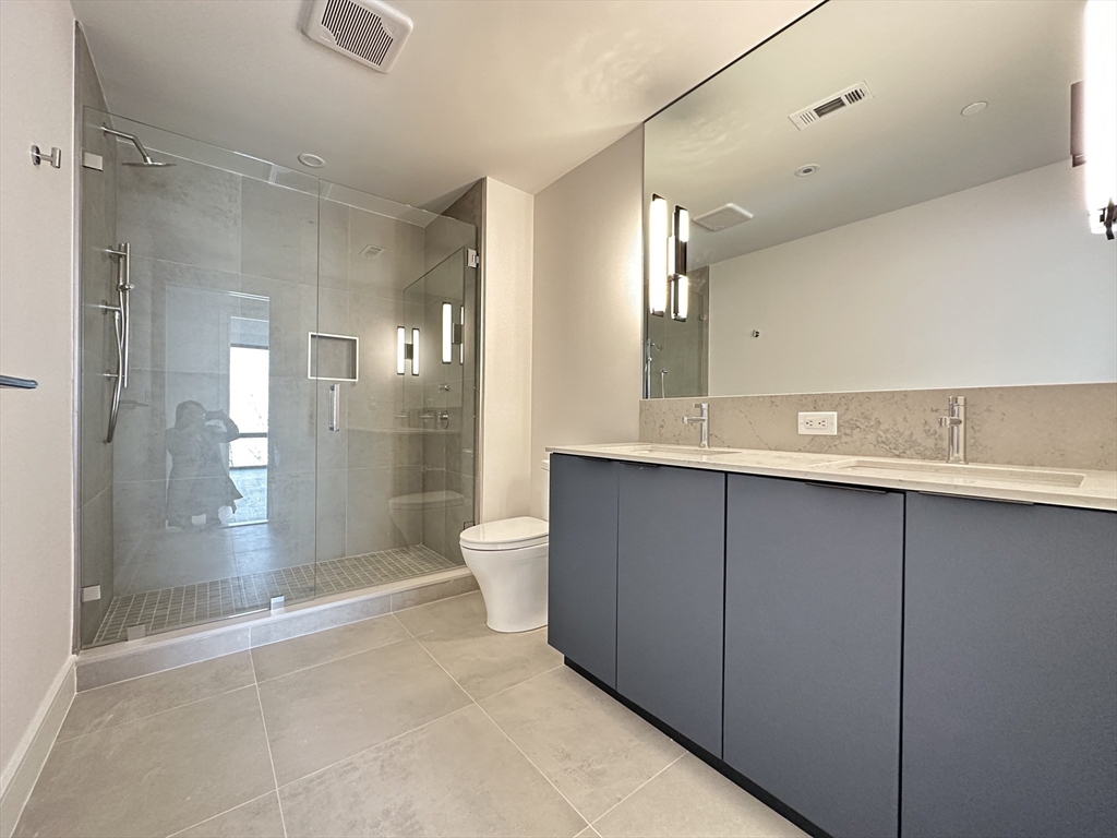 1 Nevins Hill Way, Brighton