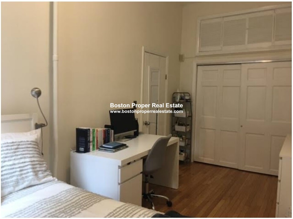 15 Aberdeen St, Fenway