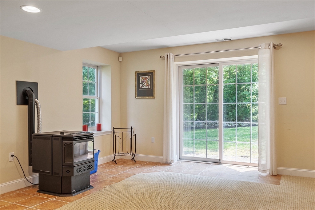 22 Periwinkle Way, North Andover