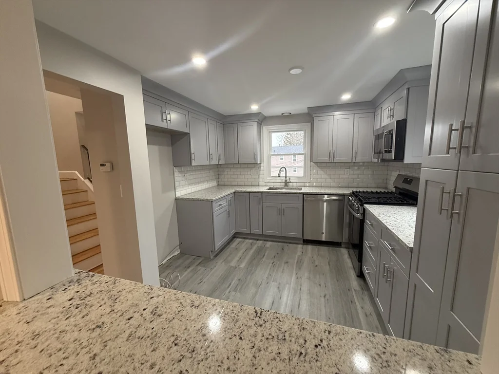 7 Silvia Ct, Hyde Park