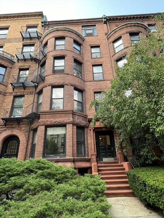 47 Bay State Rd, Boston