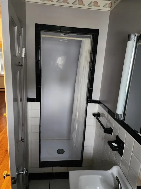 91 Whitcomb Dr, Lancaster