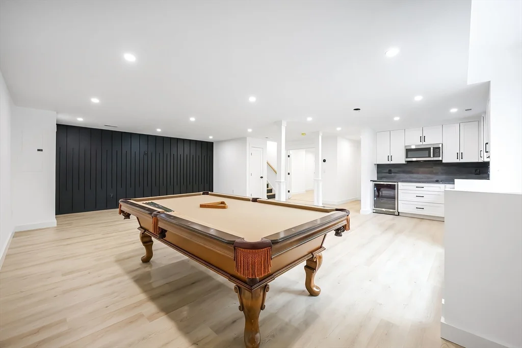 54 Spywood Rd, Sherborn