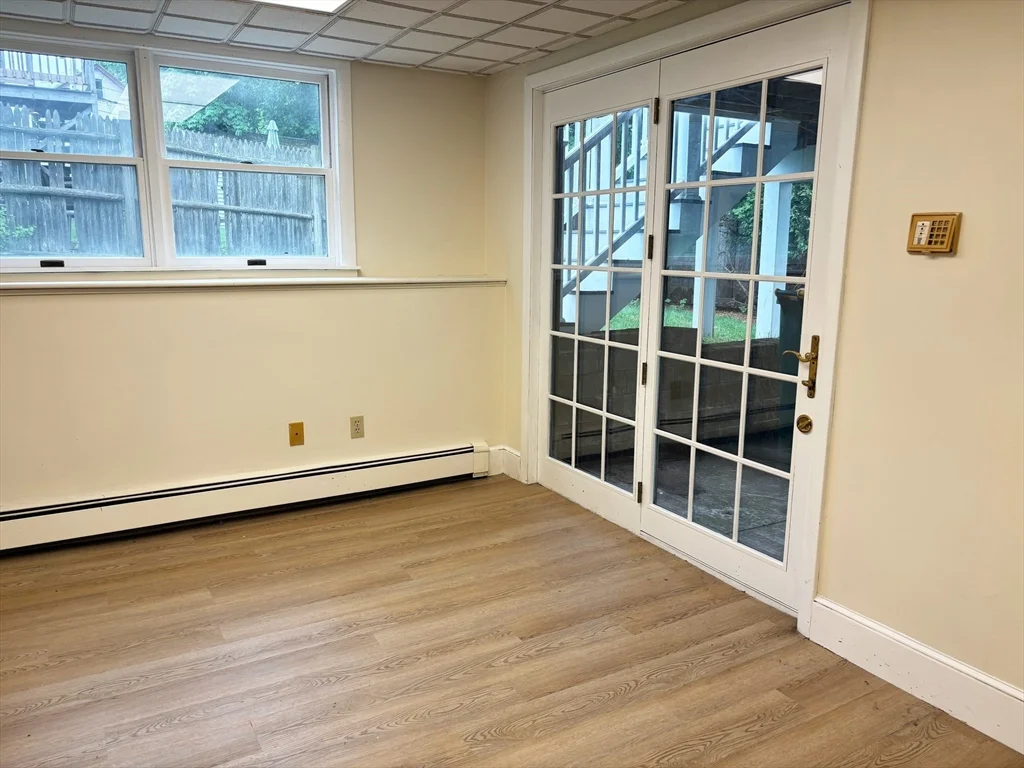99 Garfield Ave, Woburn