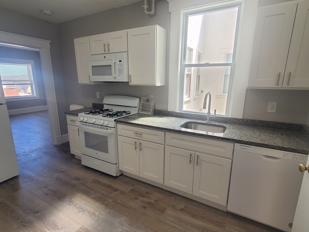 738 Washington St, Norwood