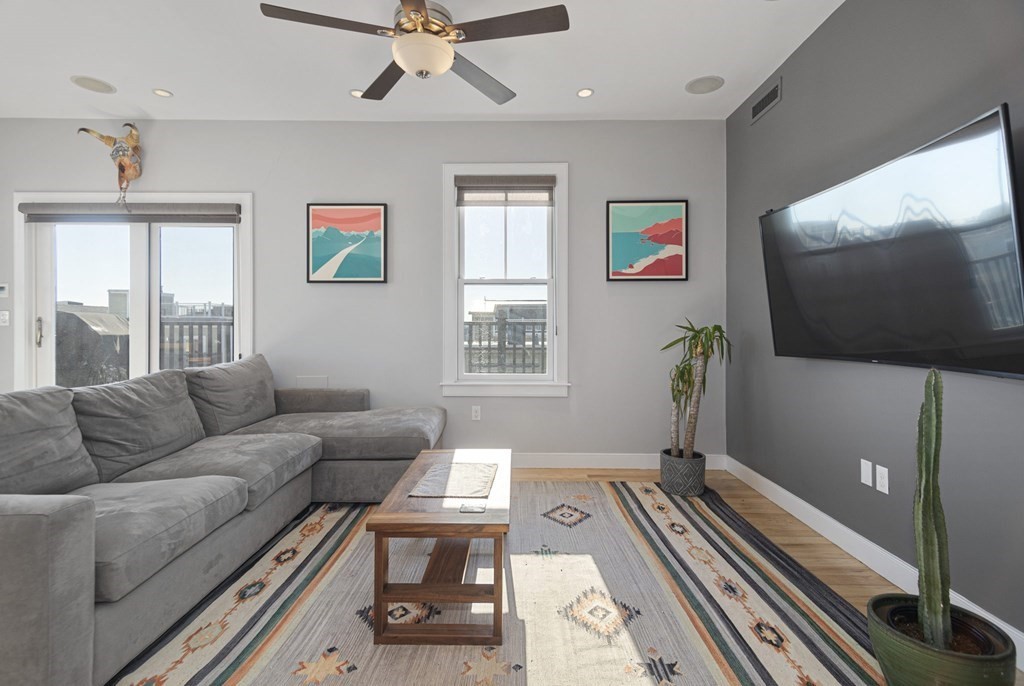 288 C St, South Boston