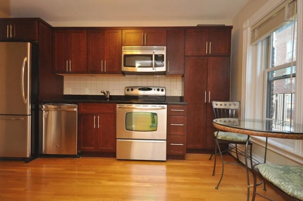 218 Newbury St, Back Bay