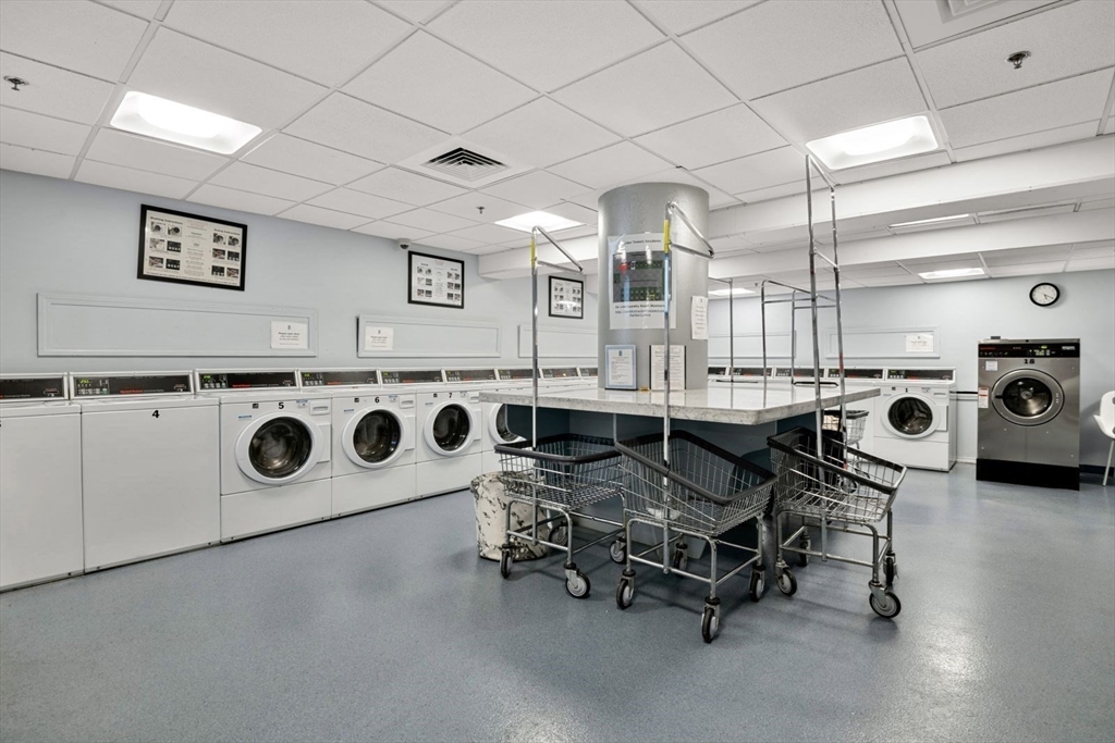 85 E India Row, Waterfront