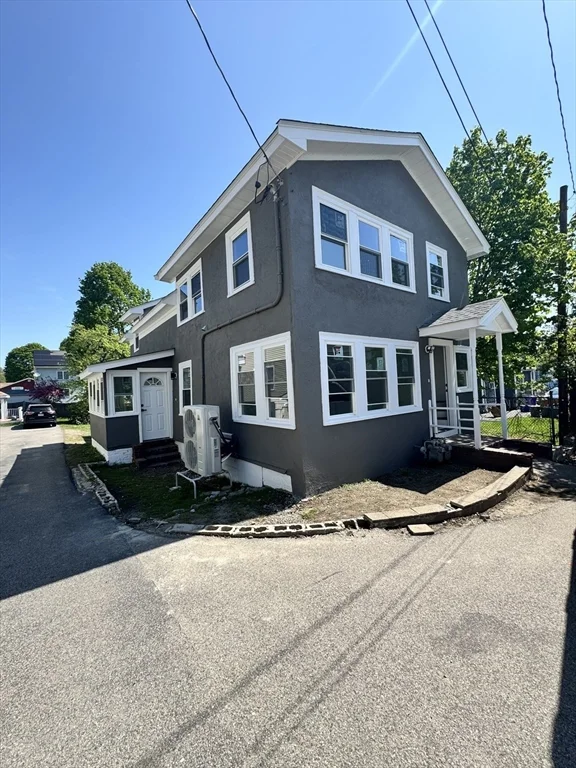 16 Adams St, Hyde Park