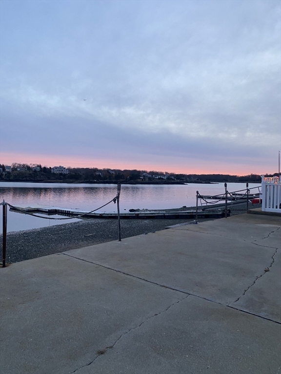 31 Hampton Cir, Hampton Hill