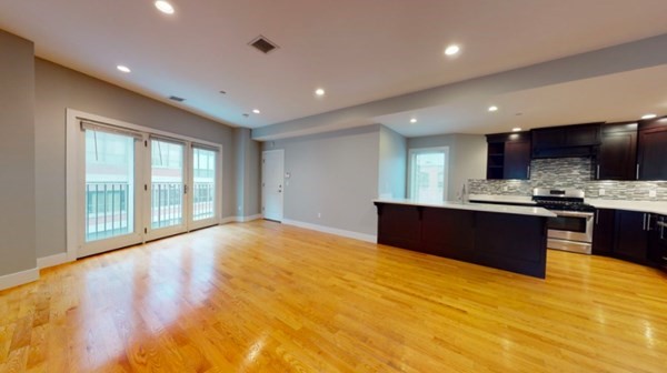 41 W 2nd St, South Boston