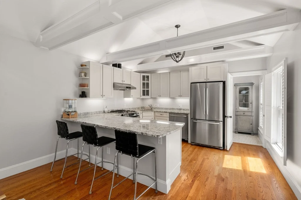 37 Mount Vernon St, Charlestown