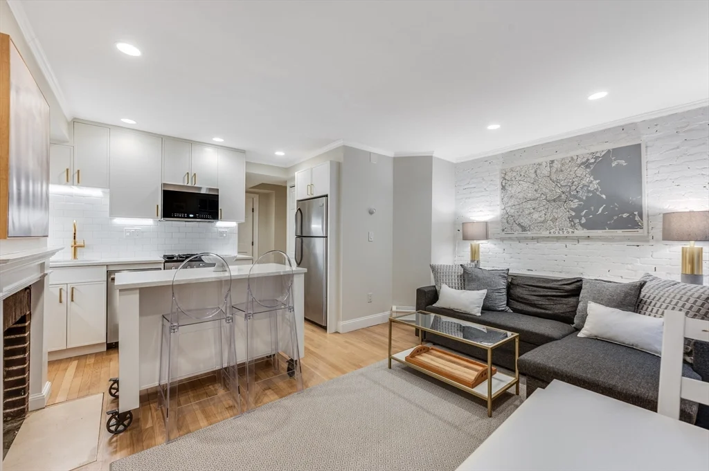 45 1/2 Garden St, Beacon Hill