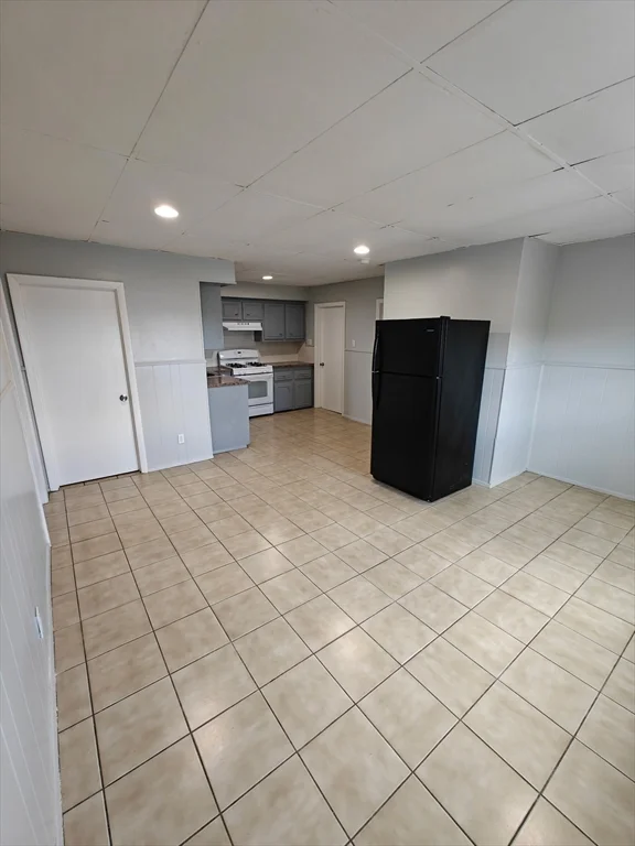 487 Fourth St, Fall River